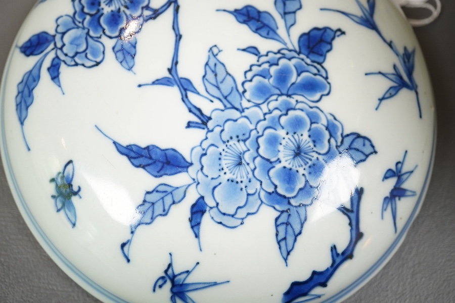 A large Chinese Transitional blue and white jar and cover, mid 17th century